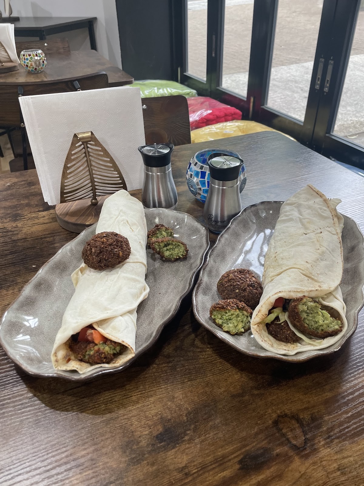 Falafel Republic Cafe: food & drinks
