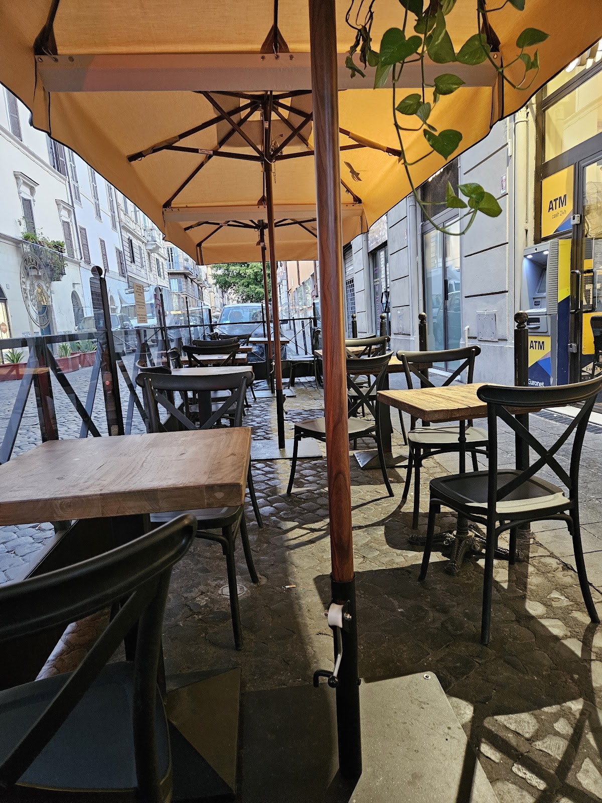 Caffè Trastévere: the place