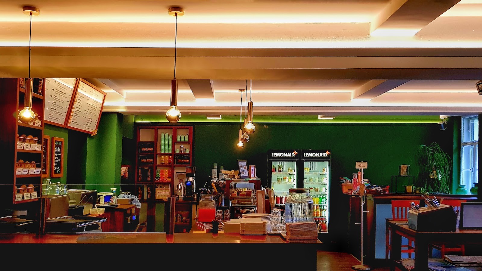 Deli Star Bagel & Coffee GmbH: the place