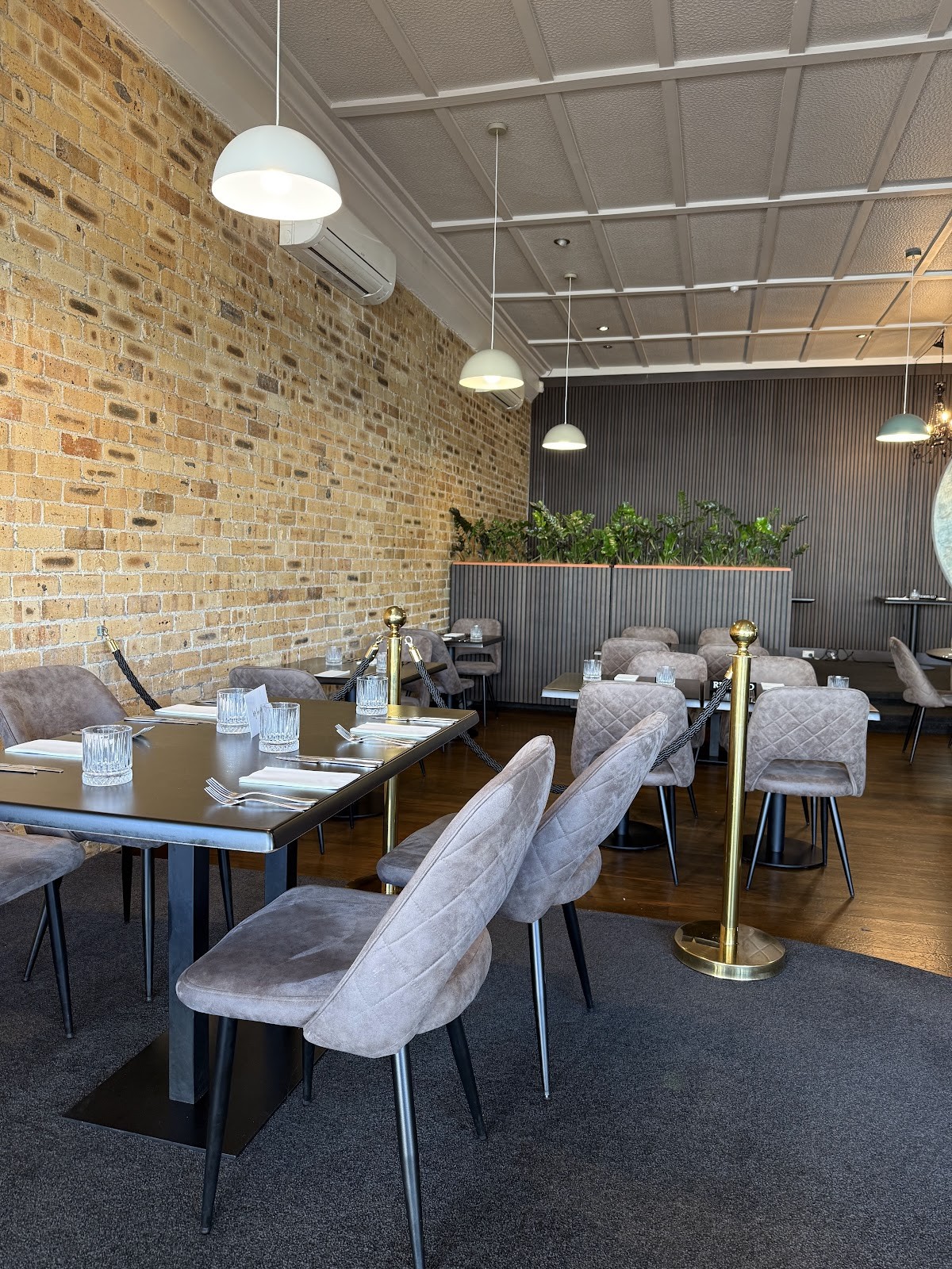 Glow Restaurant & Bar: the place