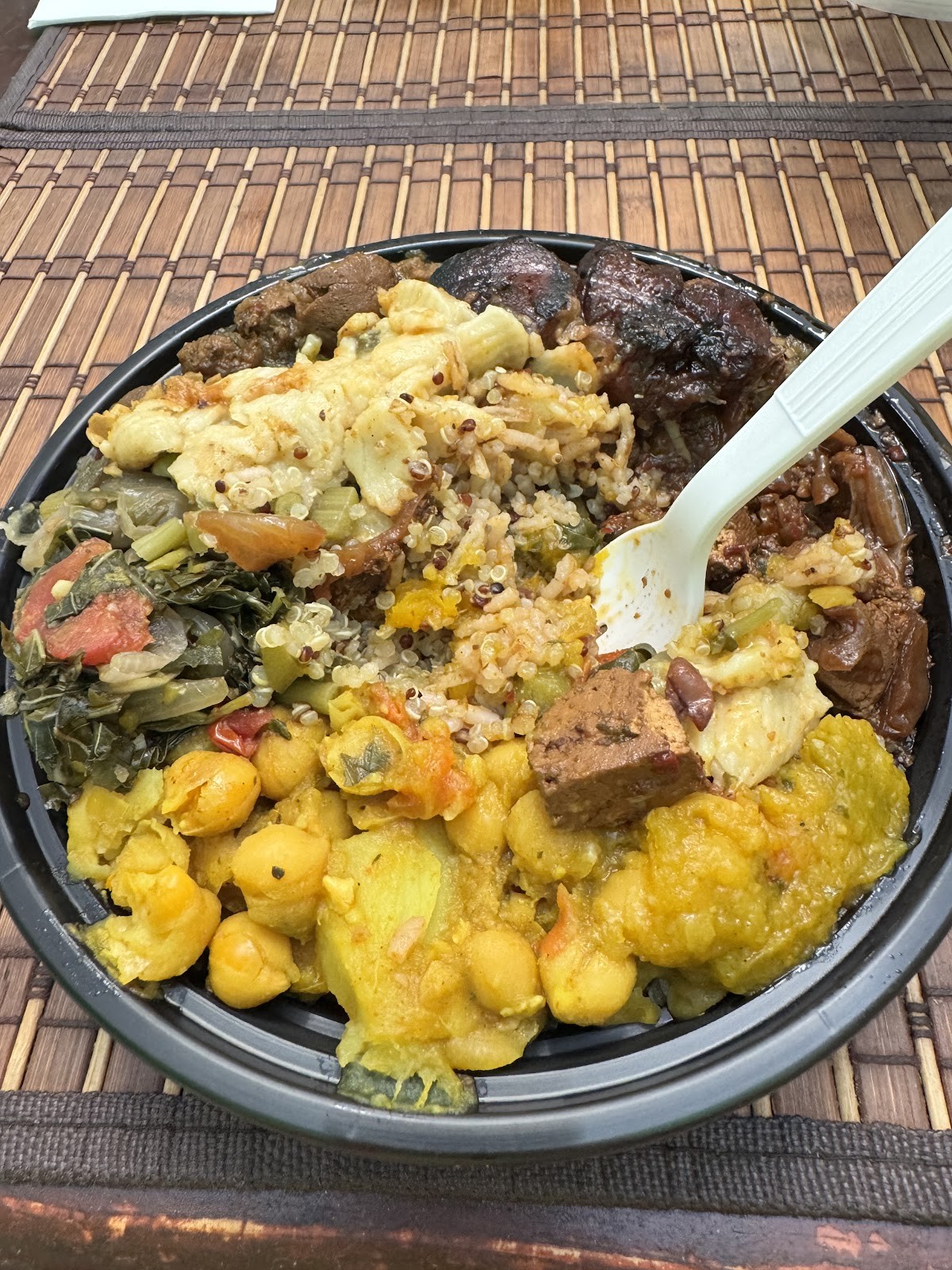 V's Caribbean Restaurant Inc.: food & drinks
