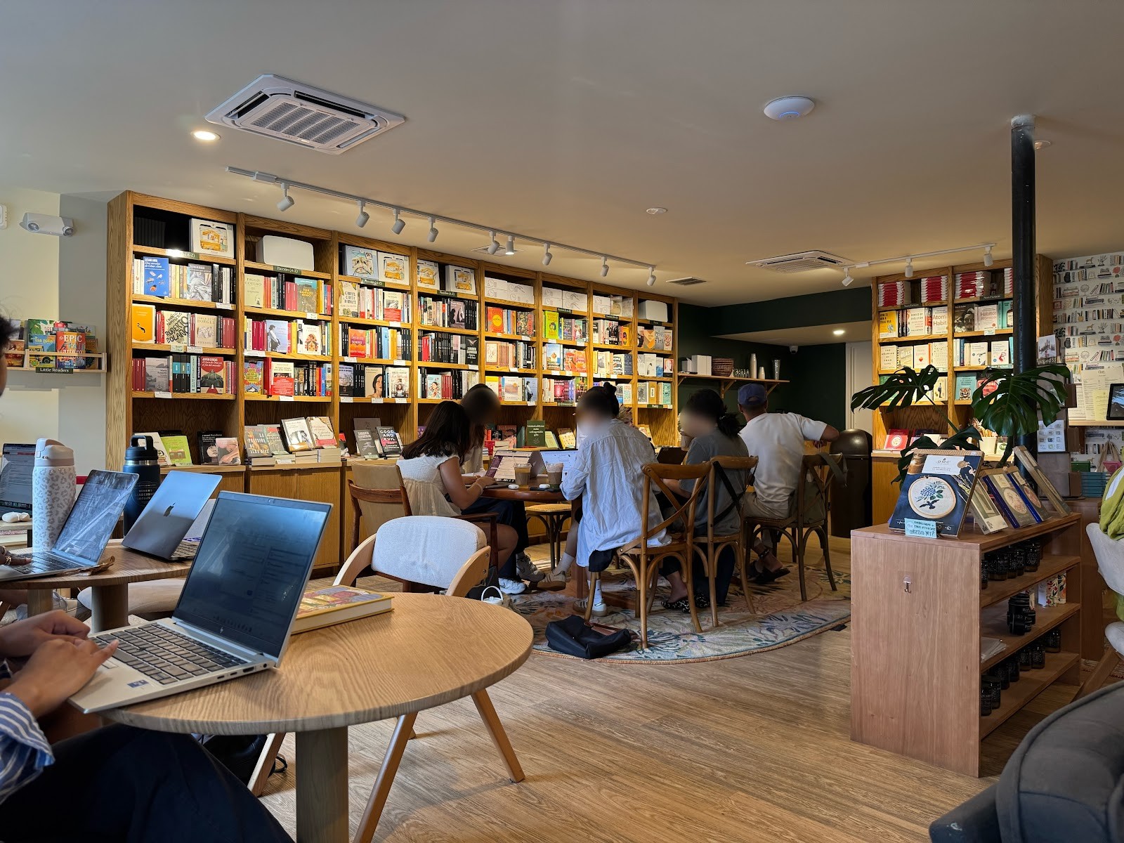 Flor Coffee + Books: the place