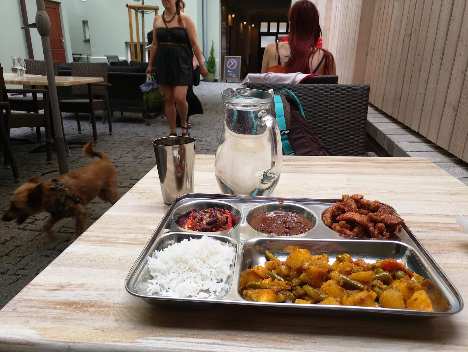 Dhaba Beas: food & drinks