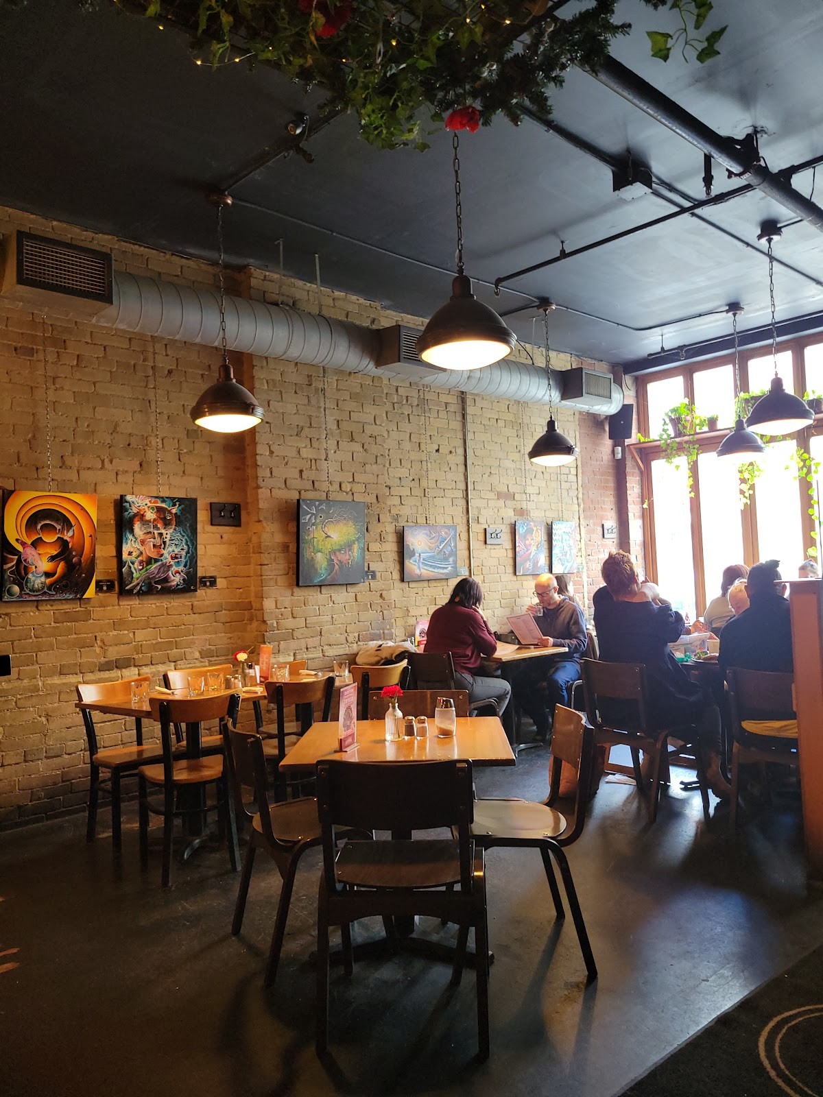 Insomnia Restaurant and Lounge: the place