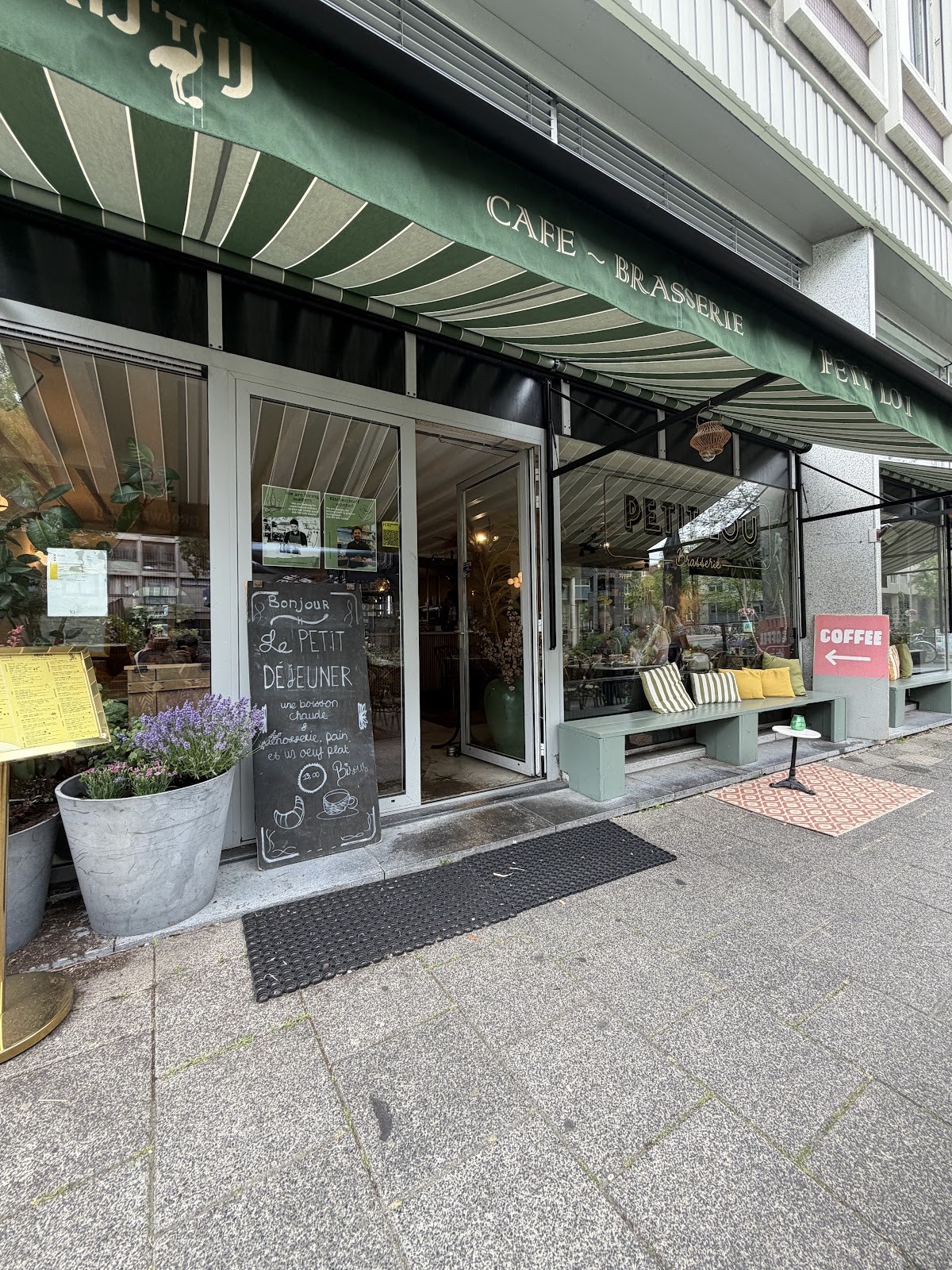Petit Lou: the place
