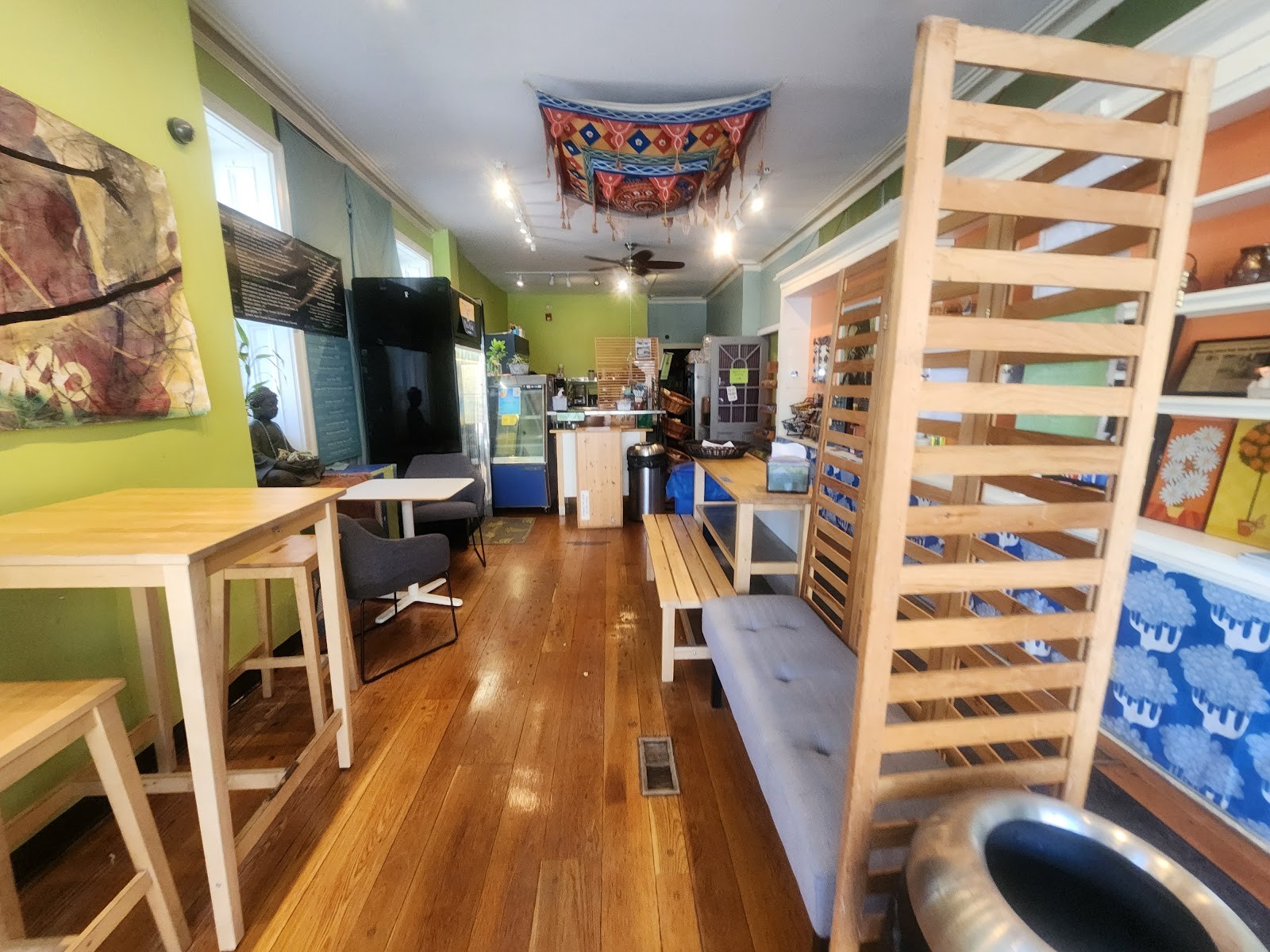 The Juice Room: the place