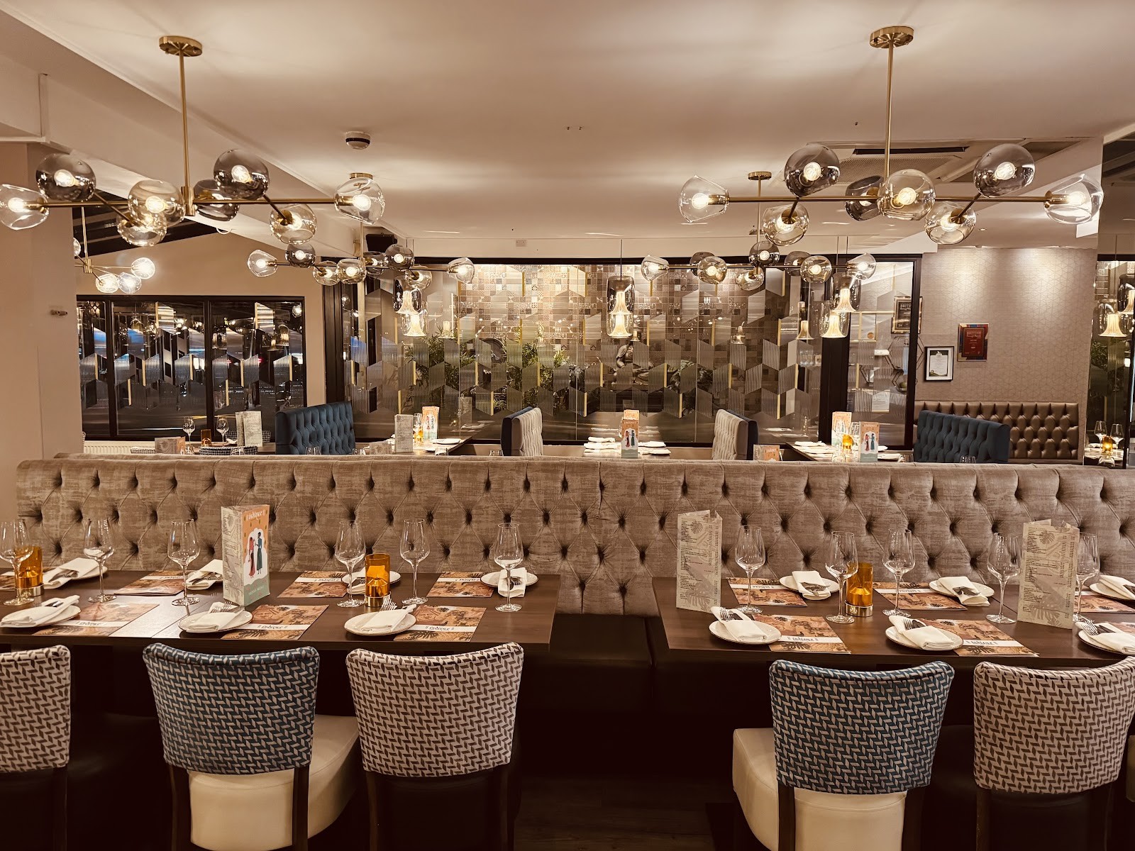 Indique: the place