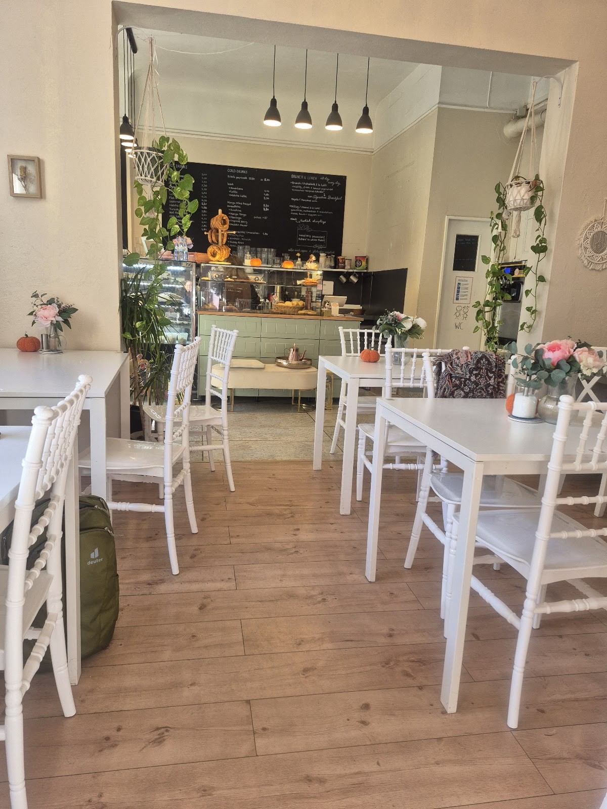 Latti Matti Café - Restaurant: the place
