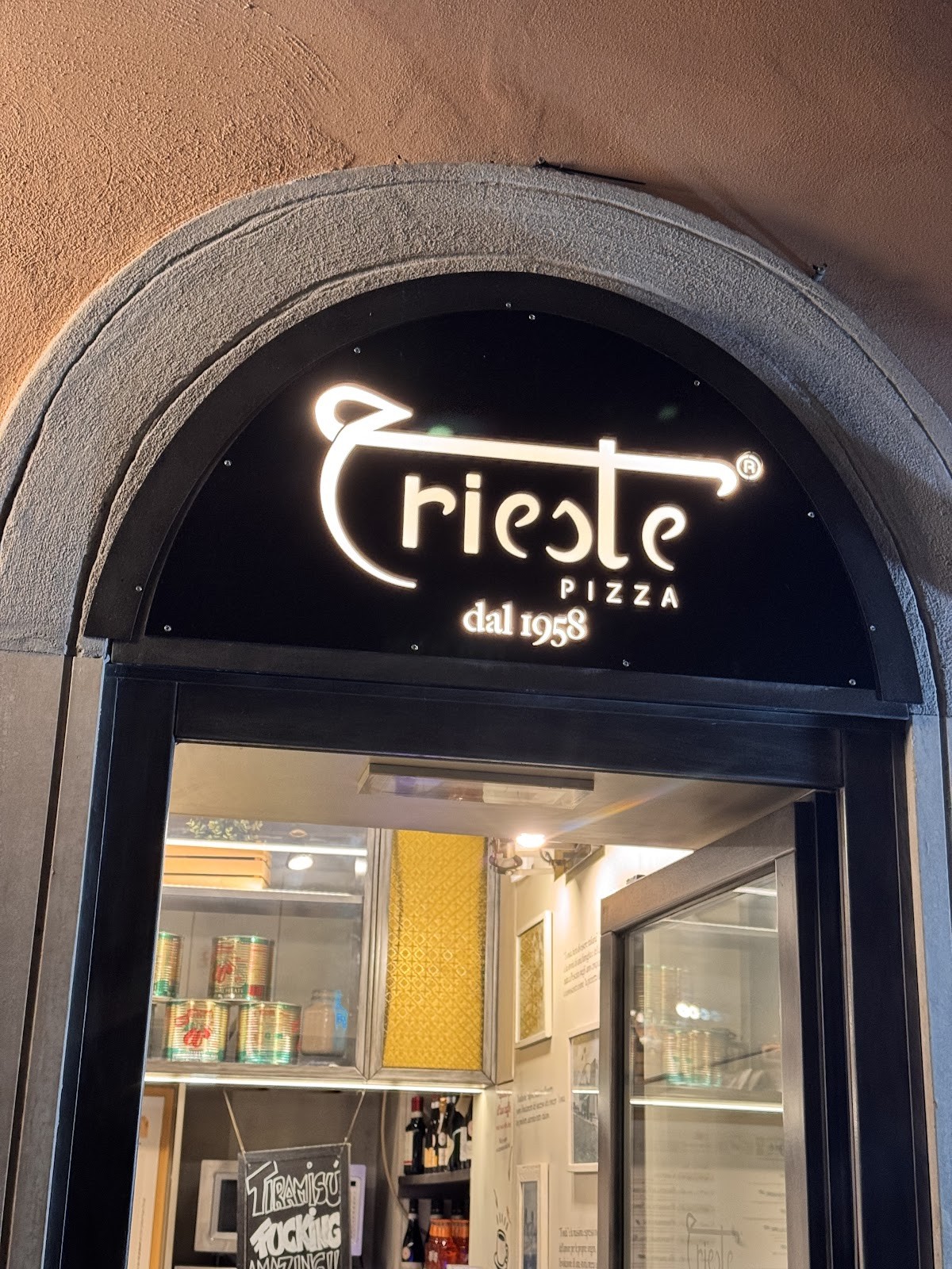Trieste Pizza: the place