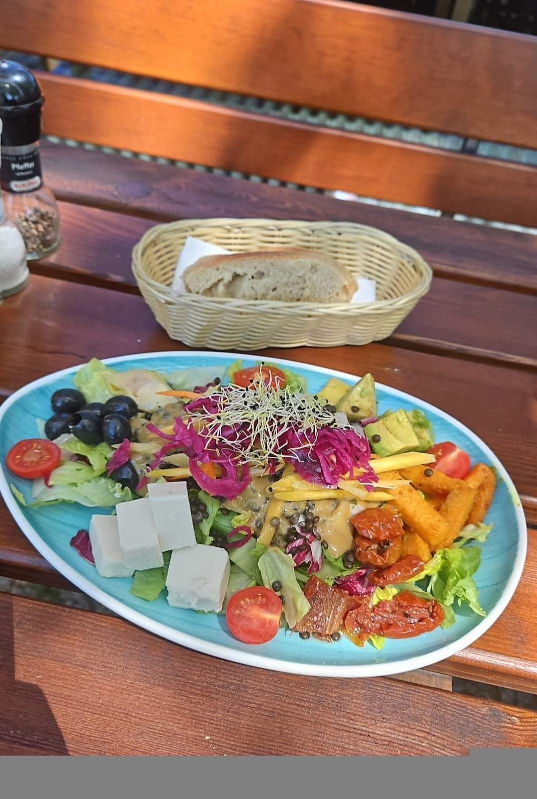 La Cantina Augusta: food & drinks
