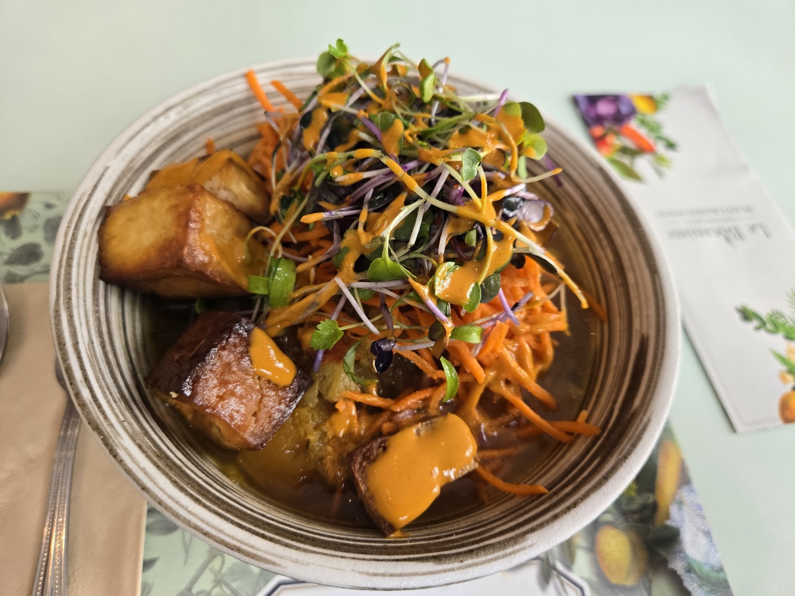 Le Botaniste: food & drinks