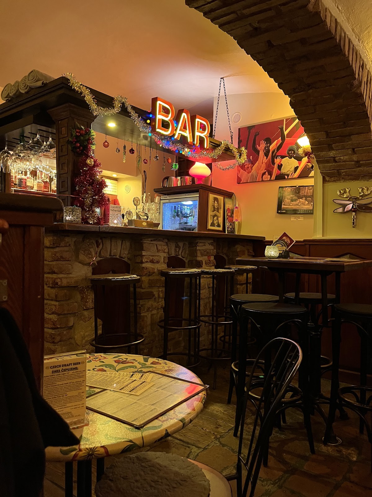 The Tavern, Burgers, Cocktails & Brunch: the place