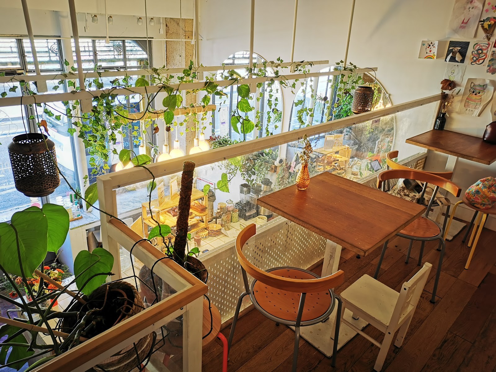 April Café: the place