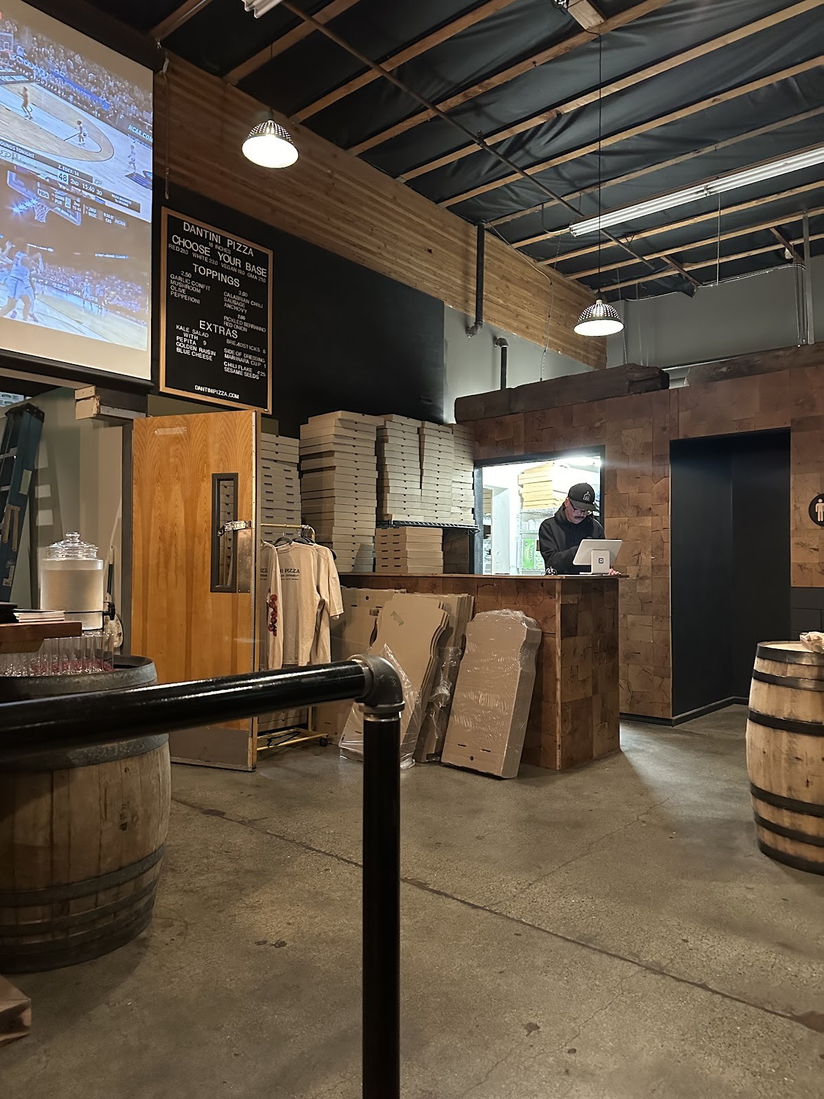 Dantini Pizza: the place