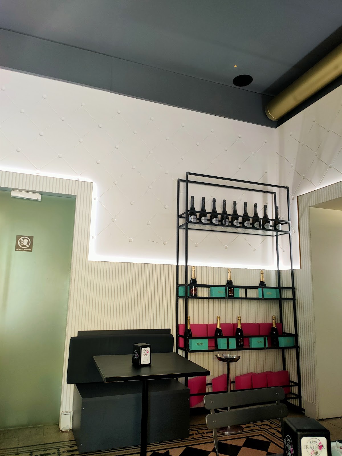 Bottega Popolare: the place