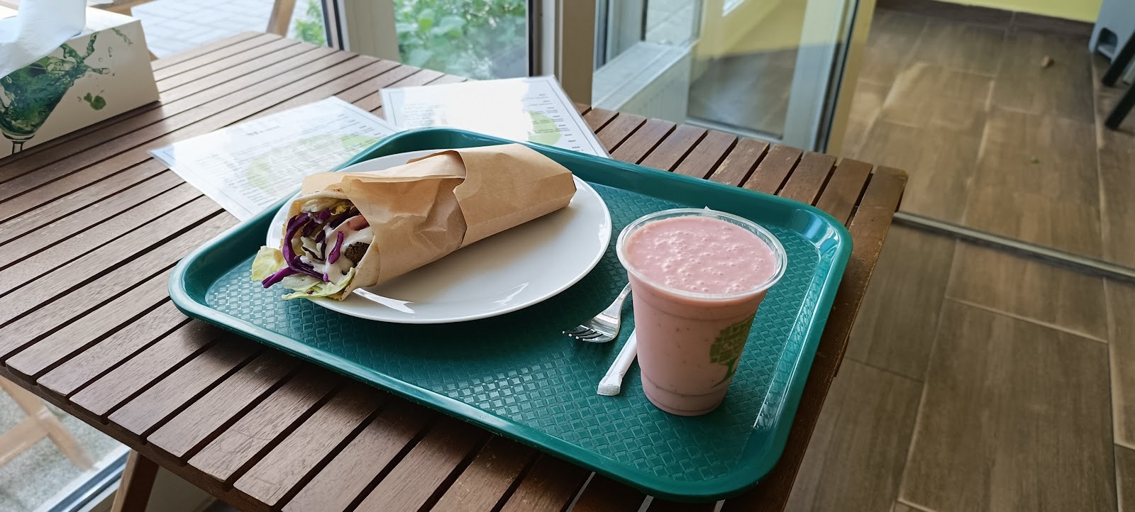 Victory Lap Vegan Bar: food & drinks
