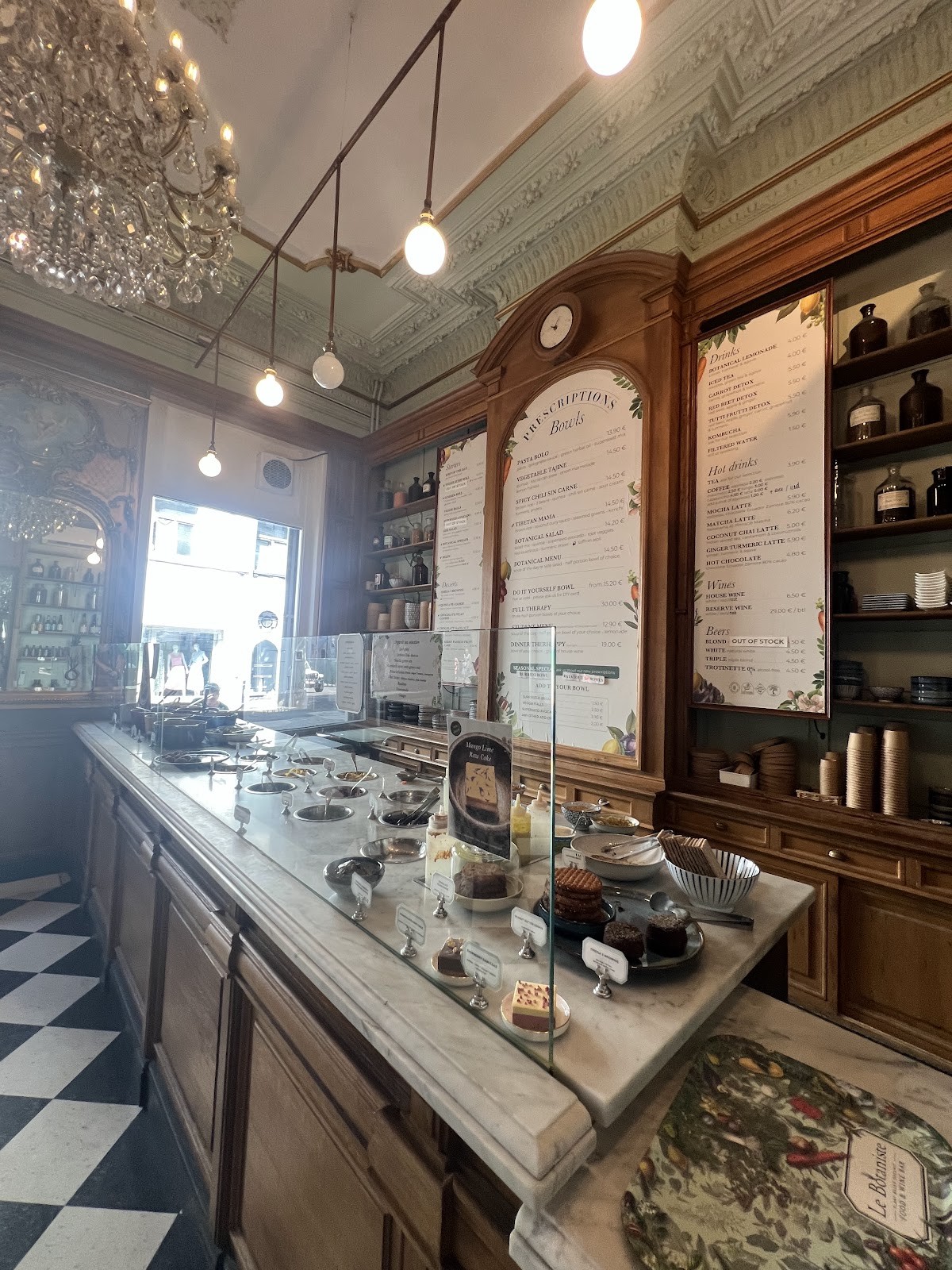 Le Botaniste: the place