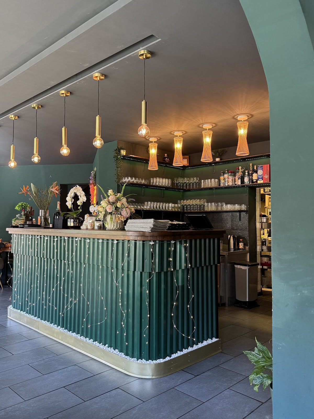 HAM AN Restaurant: the place