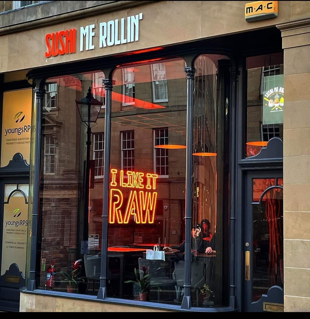 Sushi Me Rollin': the place