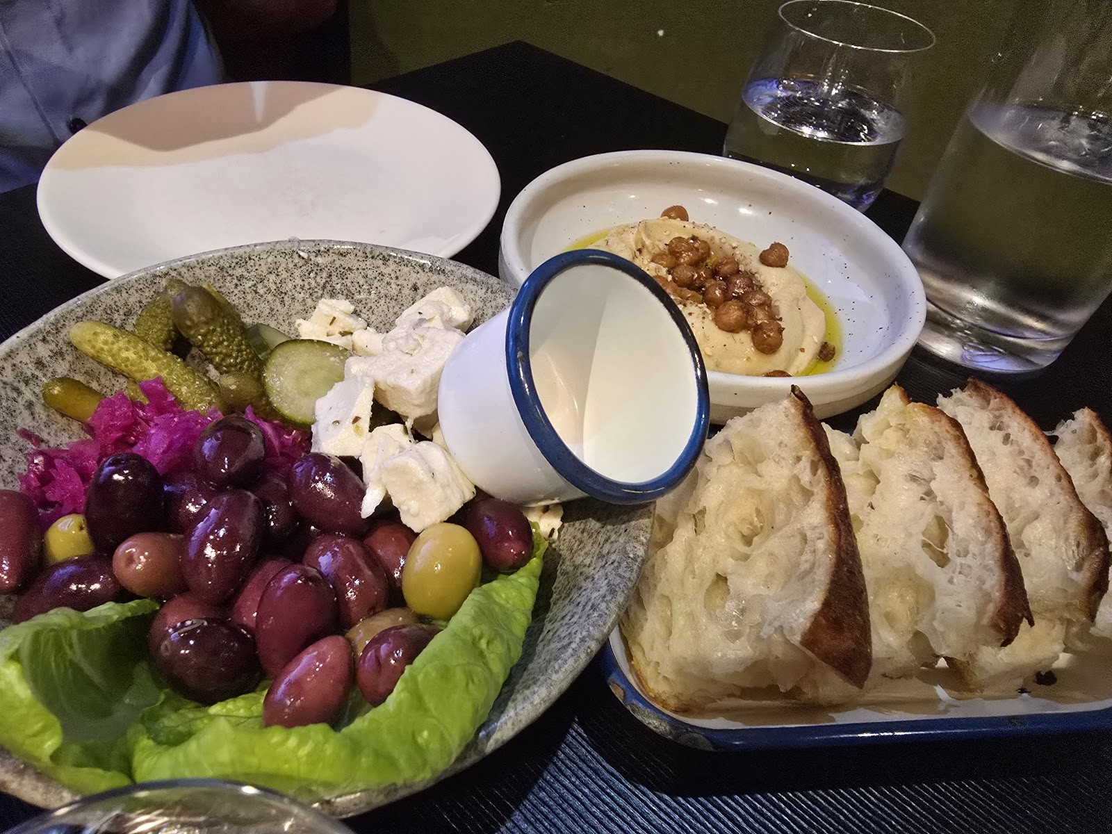 Green Man's Arms: food & drinks
