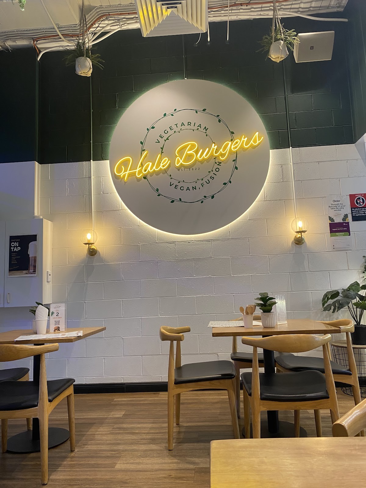 Hale Burgers: the place