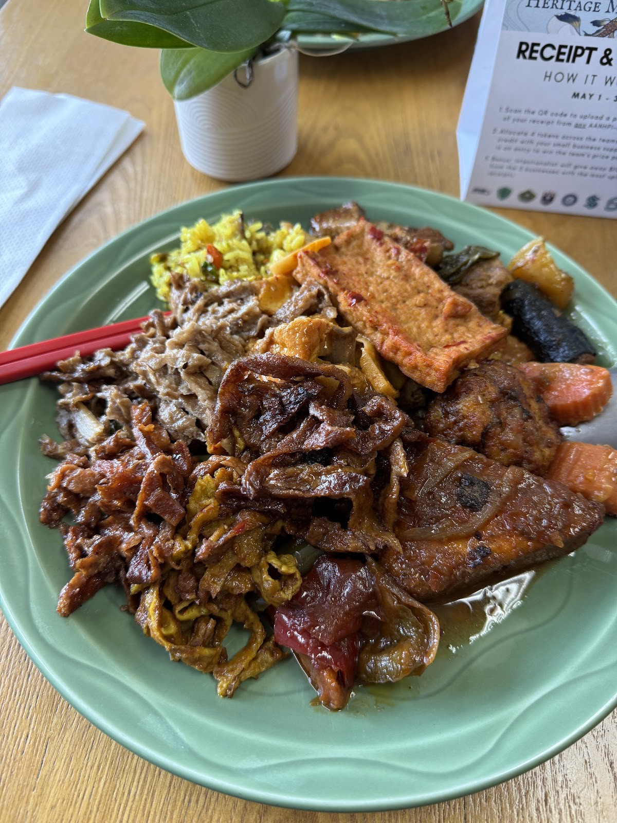 Chu Minh Tofu and Vegan Deli: food & drinks