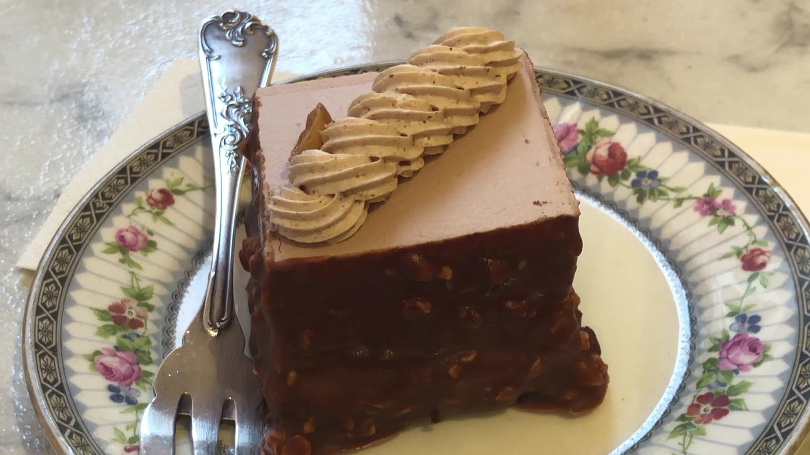 Jo and Nana Cakes: food & drinks