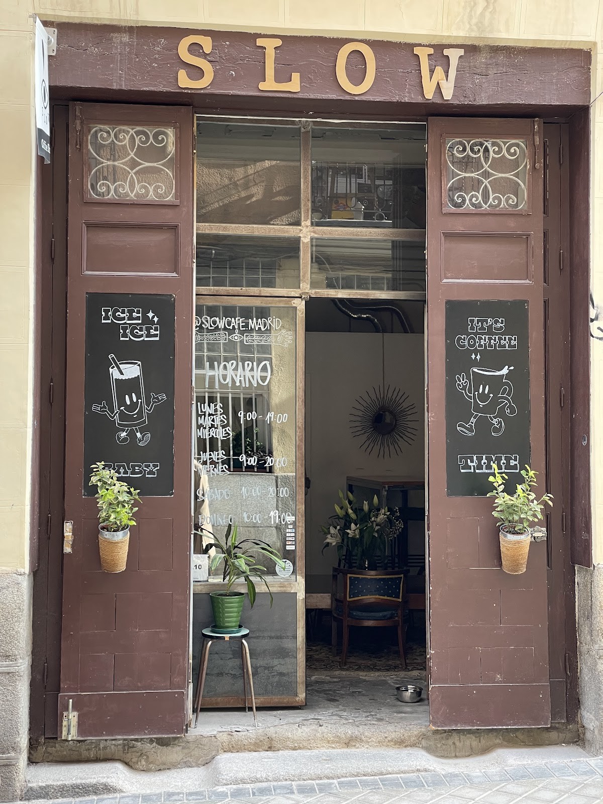 Slow Café: the place