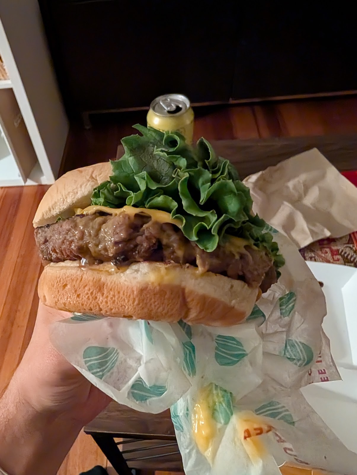 PLNT Burger: food & drinks