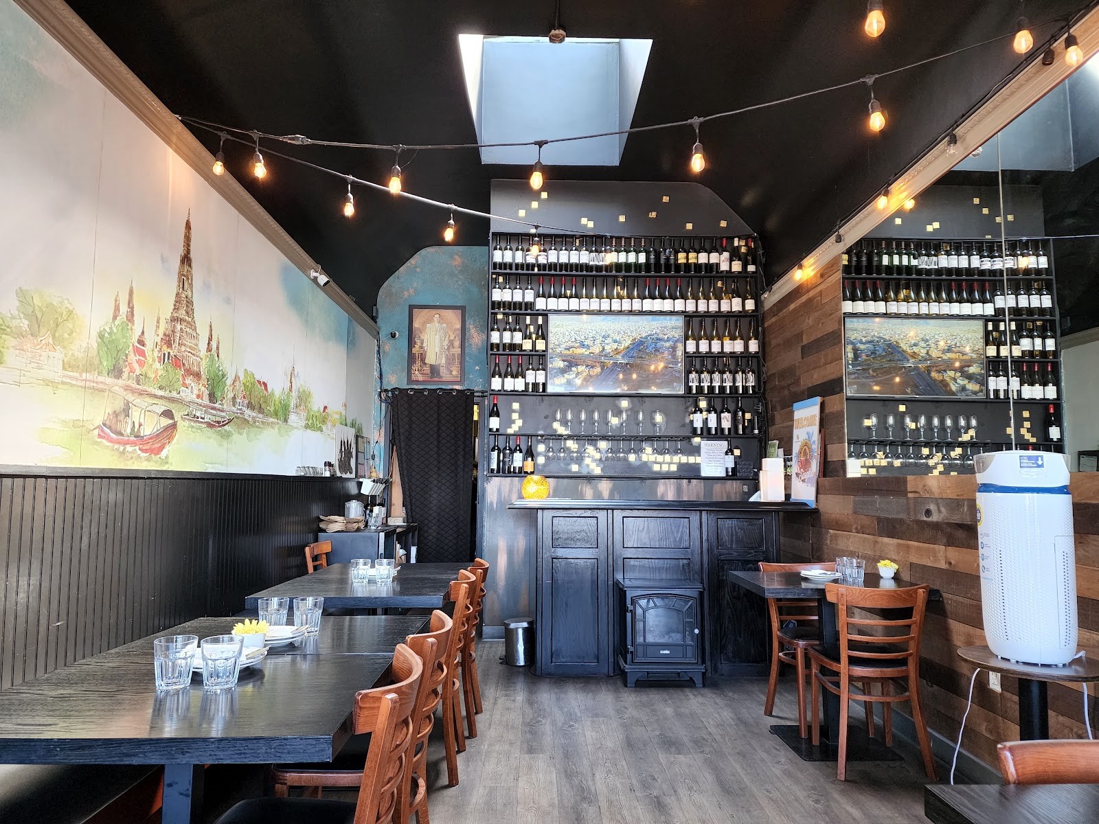 Thai Cottage Restaurant: the place