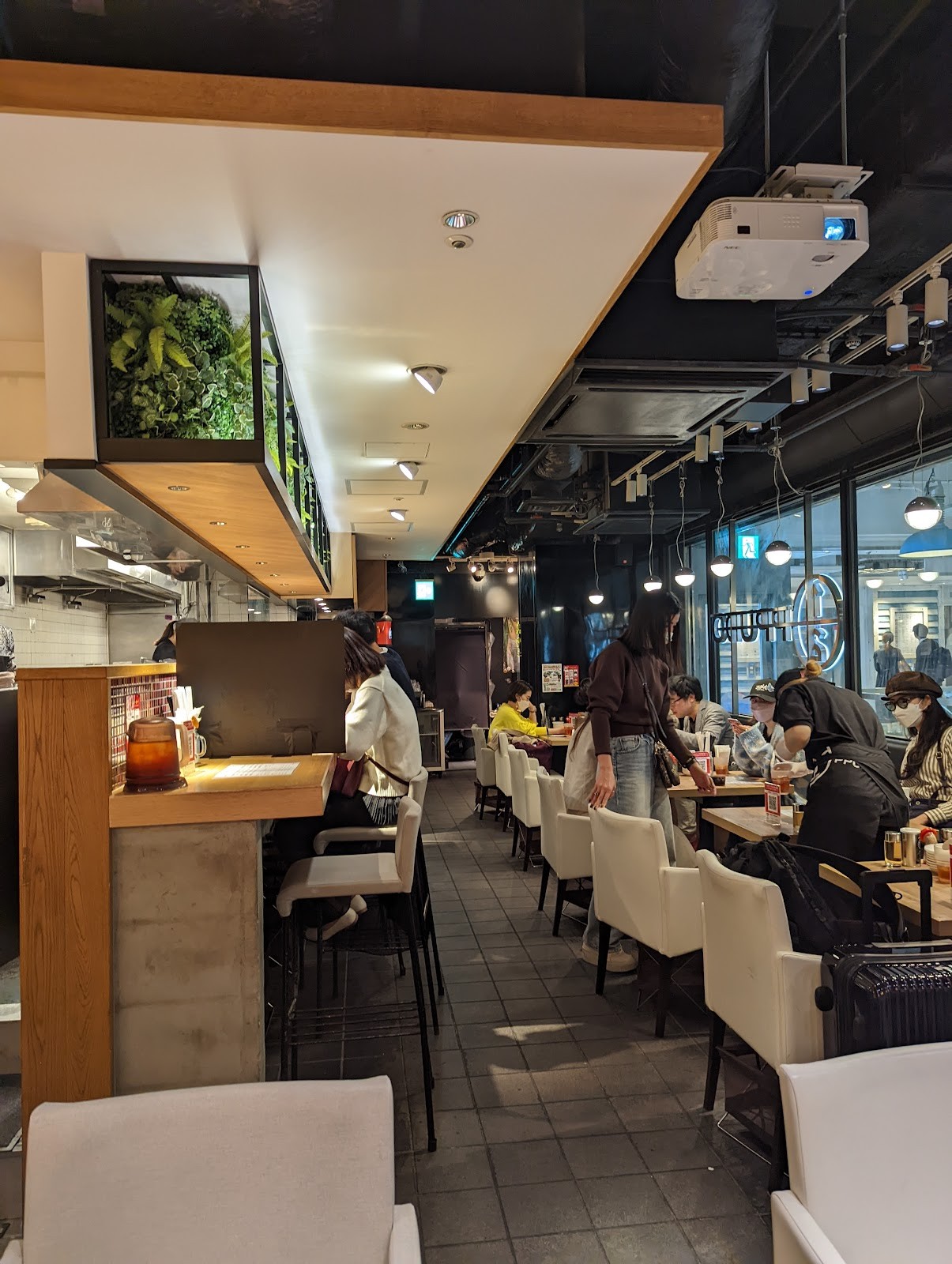 Ippudo Lumine Est Shinjuku: the place