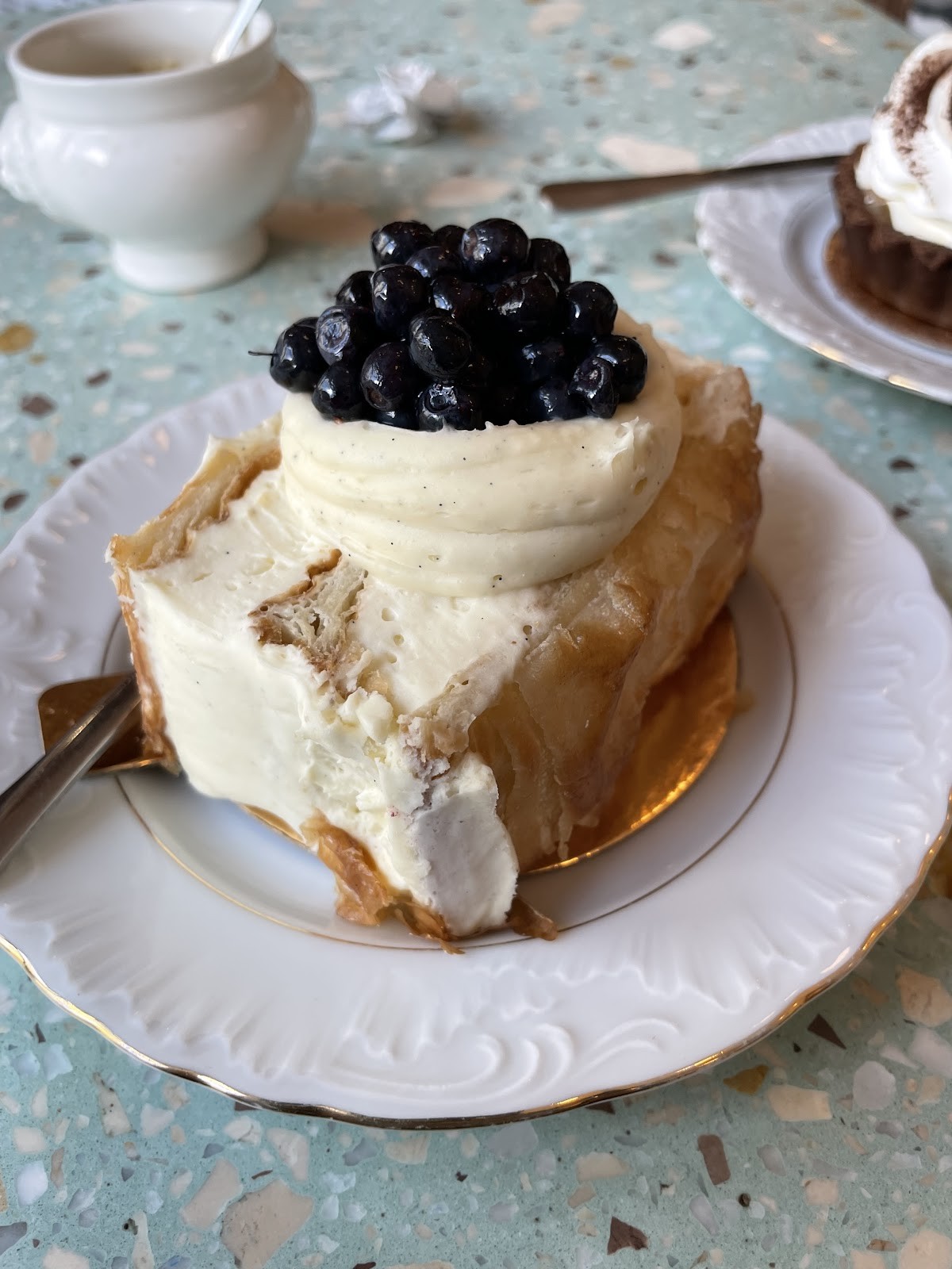 BAJA Vegan Patisserie: food & drinks
