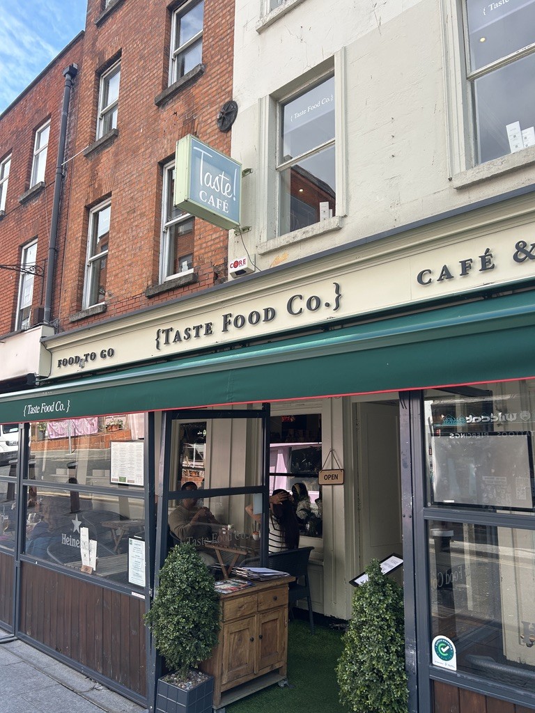Taste Food Company: the place