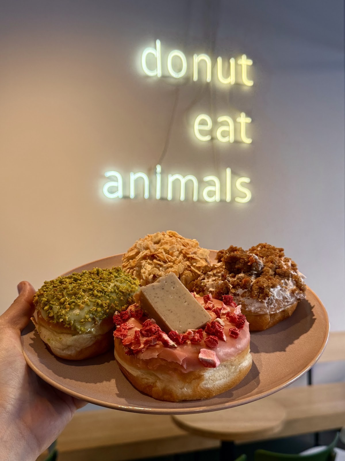 Brammibal's Donuts: food & drinks