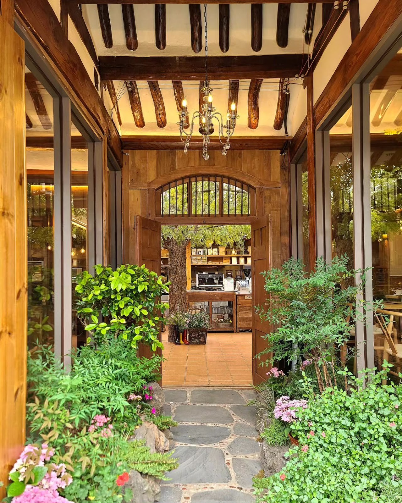 온지심 익선동 맛집 | 브런치 | Onjisim Ikseon Cafe | Hanok | 益善洞 カフェ | ベーグル | 益善洞 咖啡廳 | 韓屋: the place
