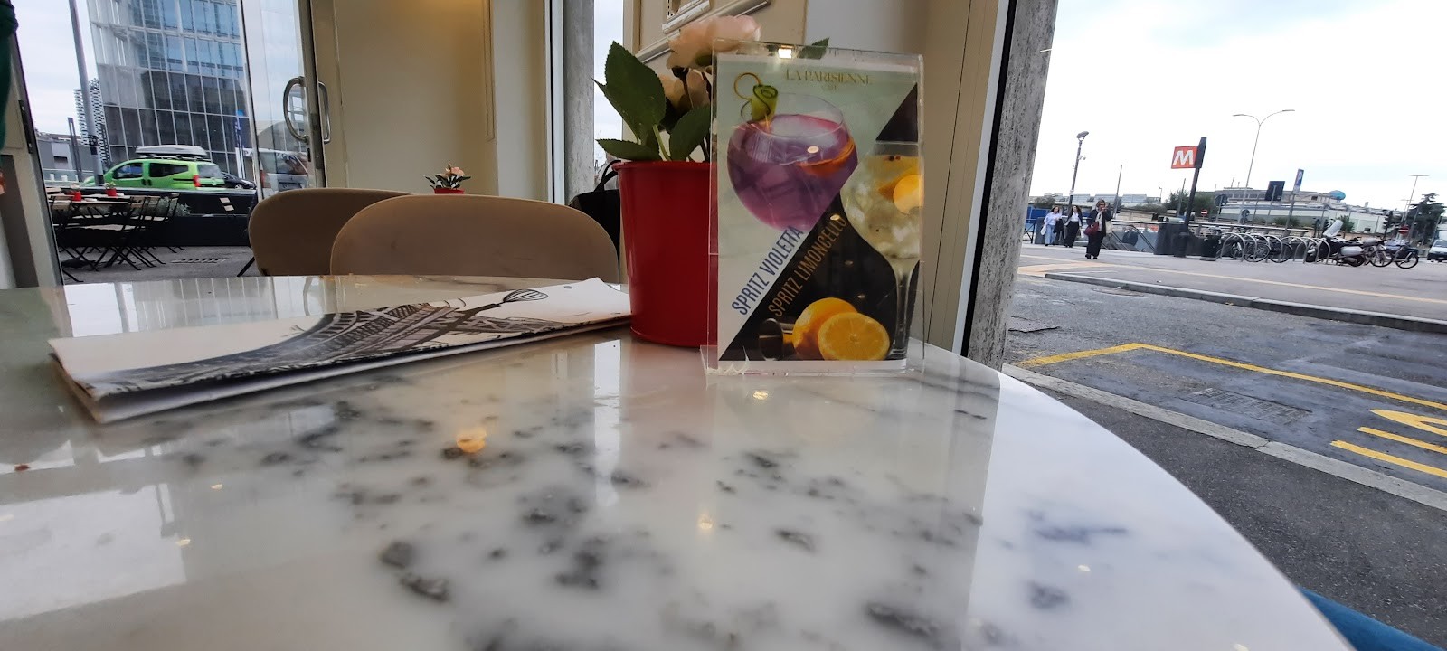 La Parisienne Cafè & Petit Cuisine: the place