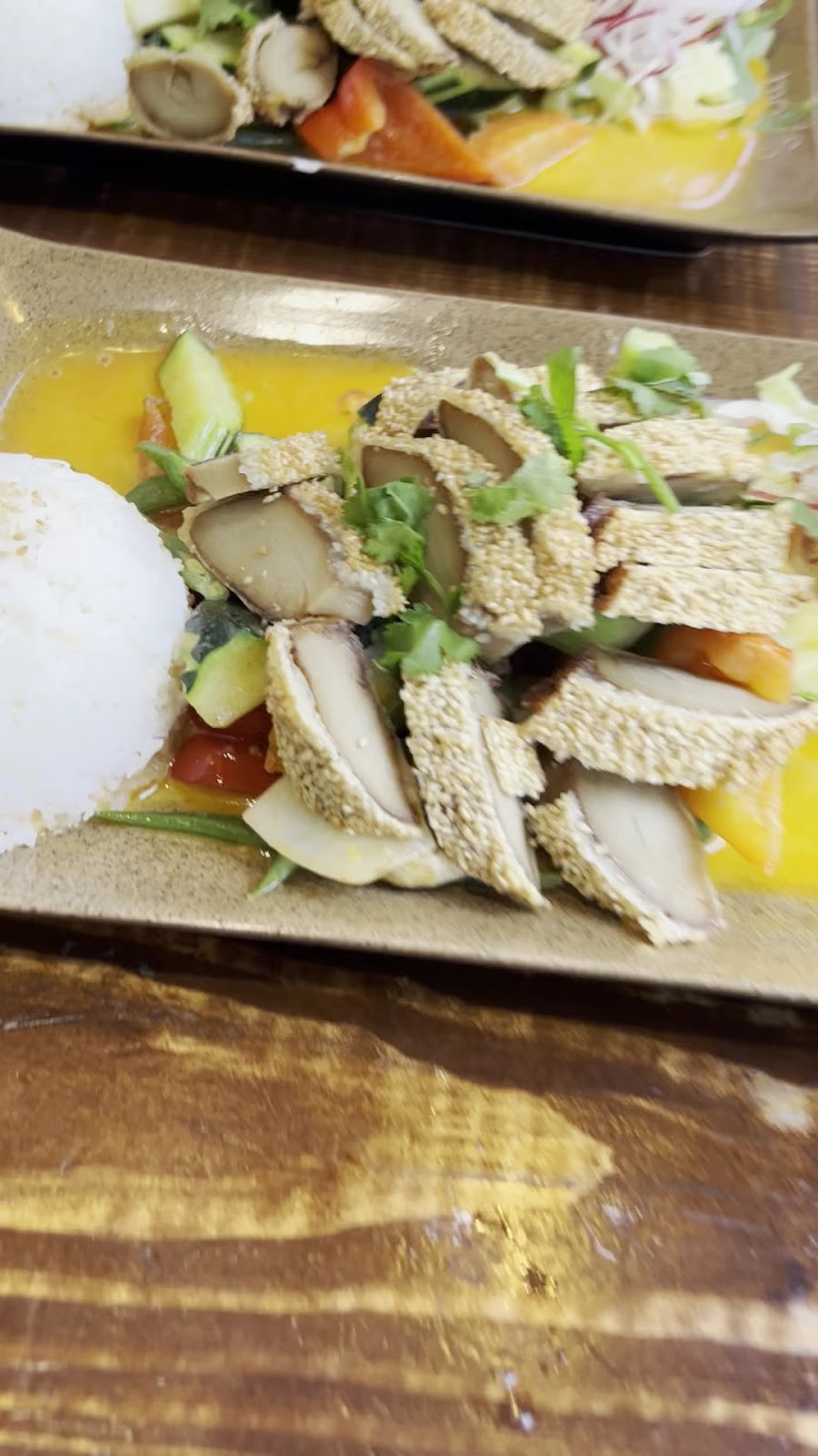 Mom's Creation Vegan Restaurant Friedrichshain: food & drinks
