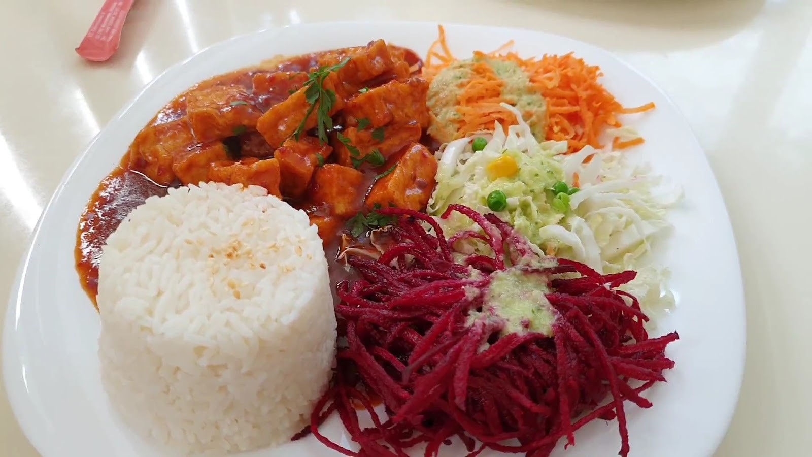 Loving Hut: food & drinks