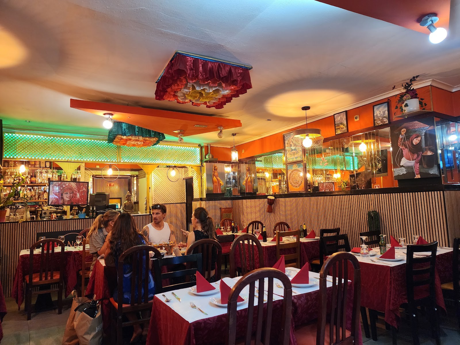 Olá Nepal -Marques -Indian restaurant: the place