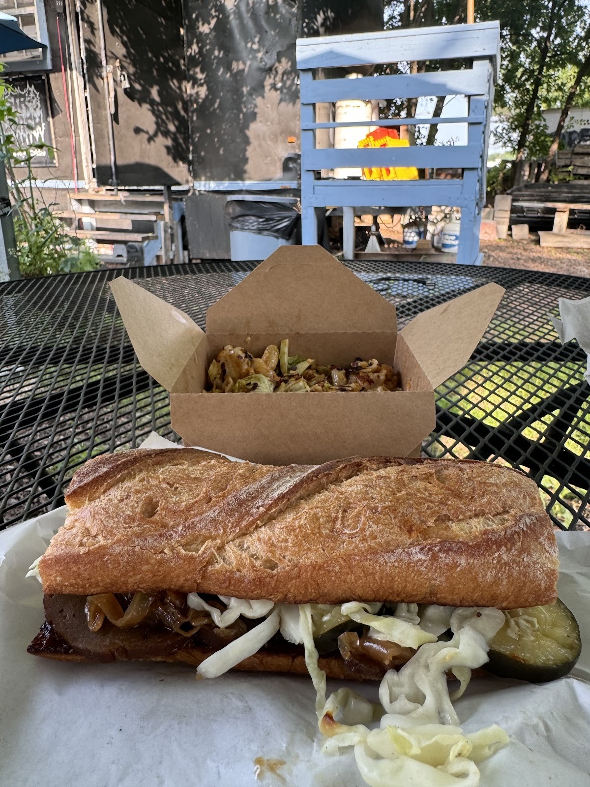 Bistro Vonish: food & drinks