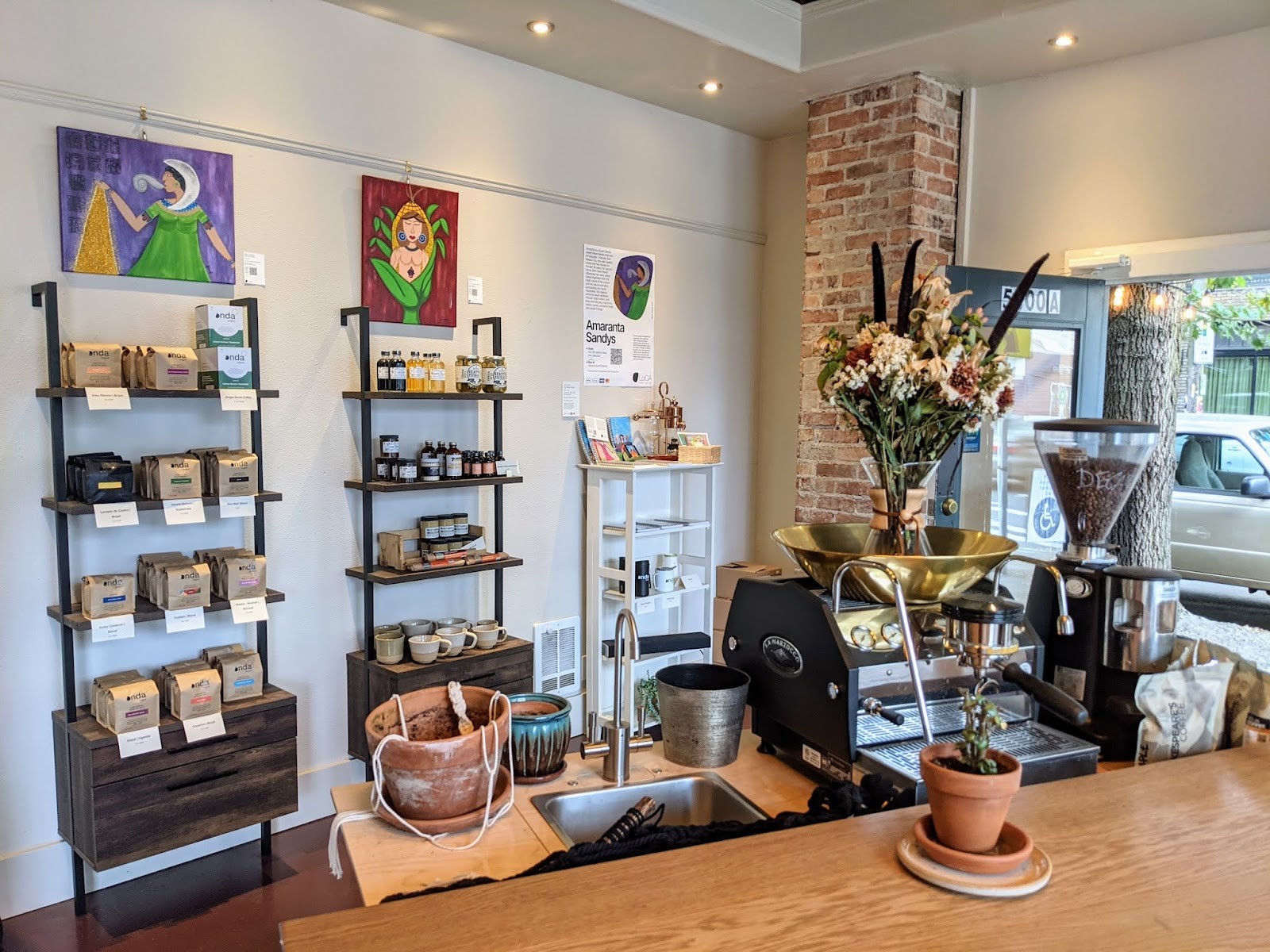Onda Origins Cafe & Roastery: the place