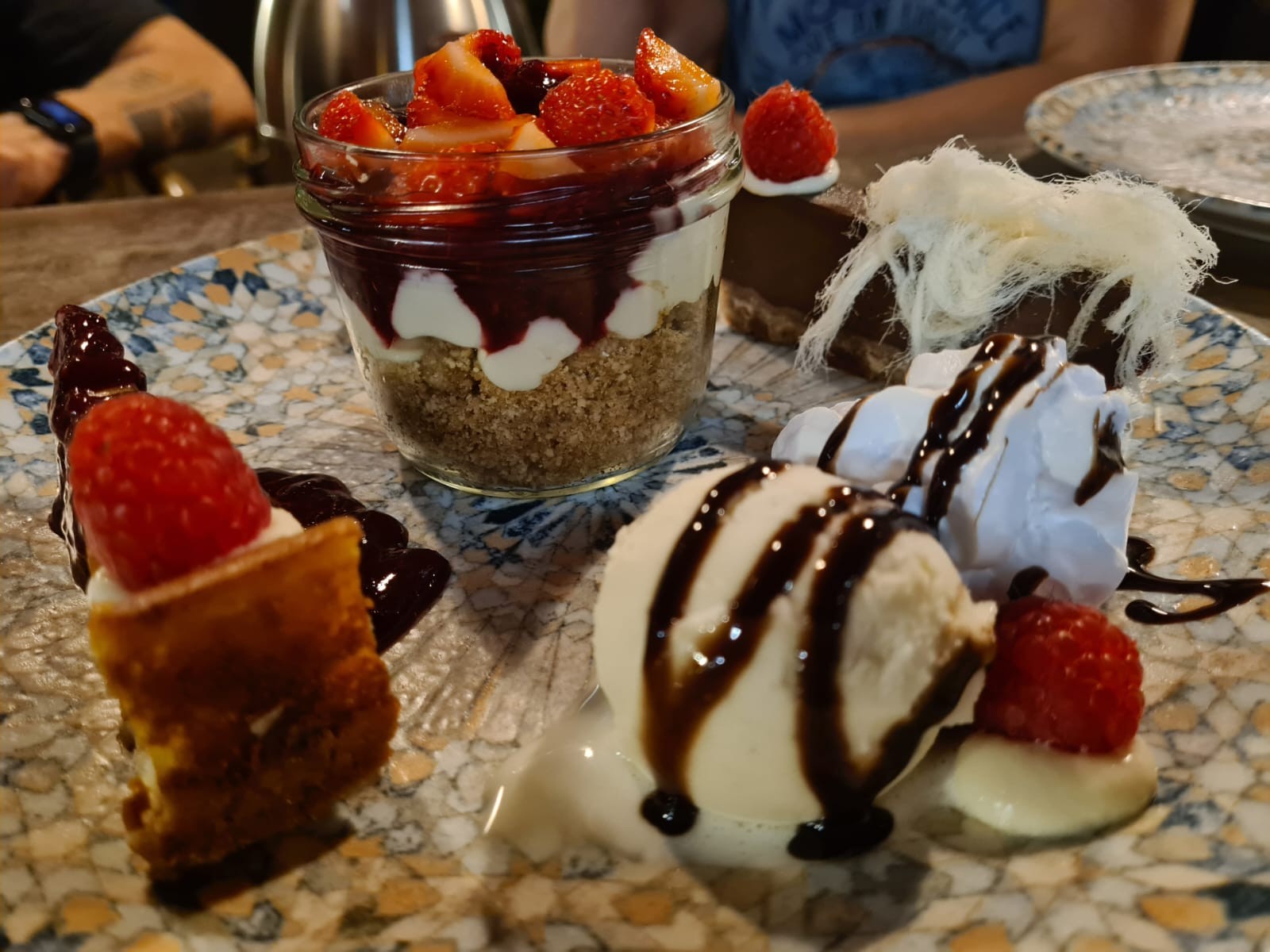 269 TwoSixNine Vegan Restaurant Frankfurt: food & drinks