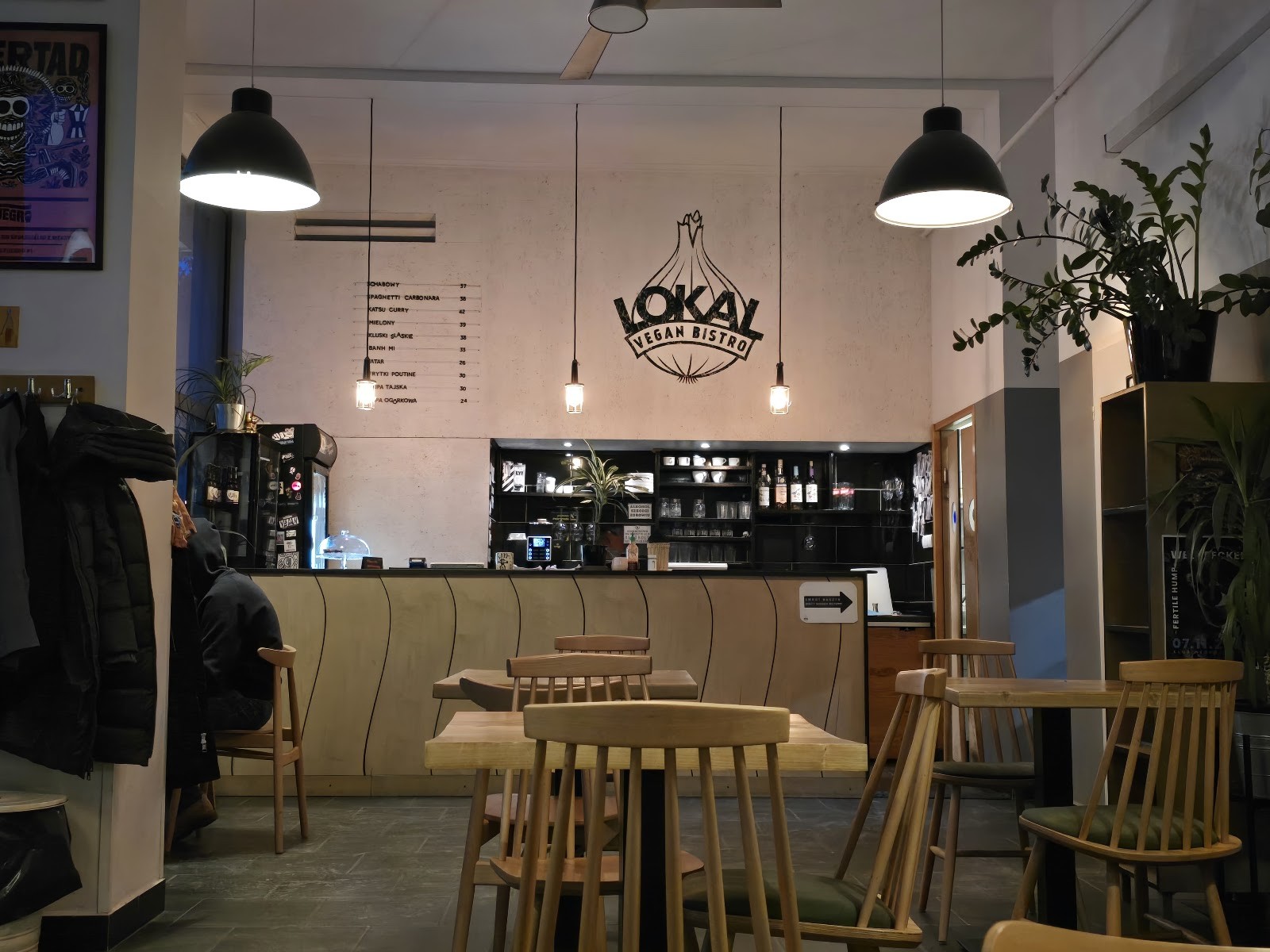 Lokal Vegan Bistro: the place