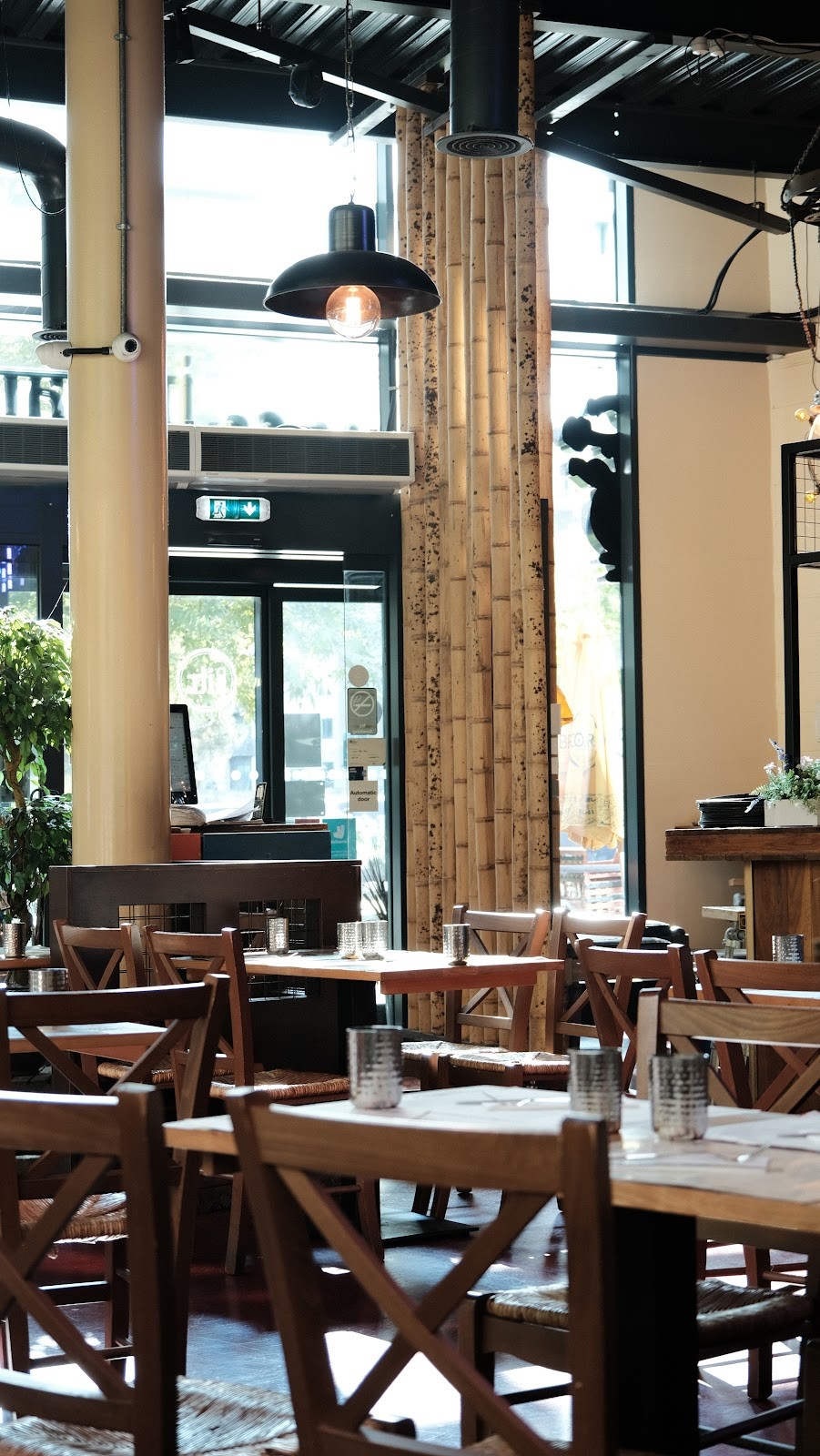 Indian Tiffin Room: the place