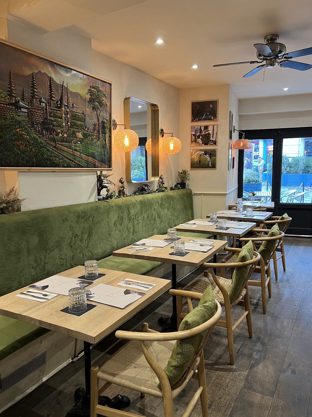 MOONLIGHT Pan Asian Cuisine: the place