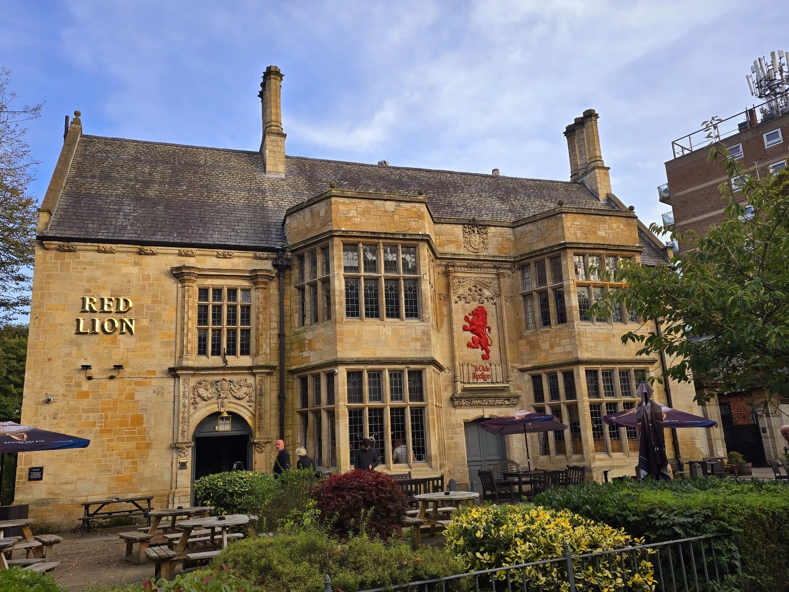 The Red Lion: the place