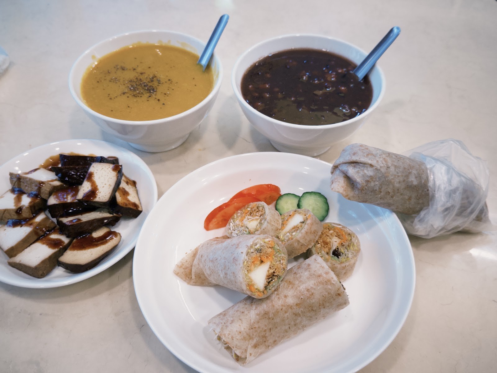 DàDì WùYǔ 大地物語: food & drinks