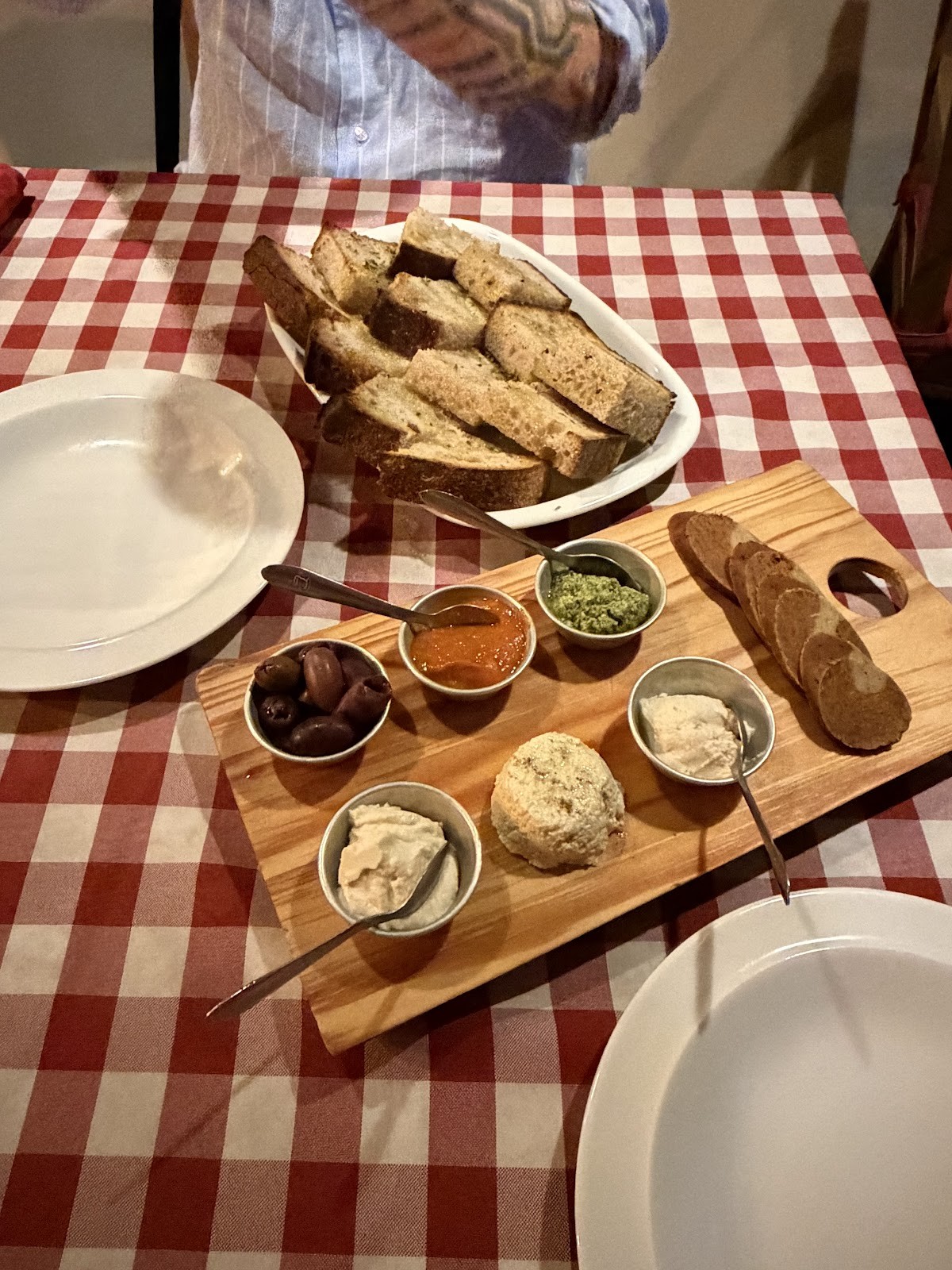 Al Sanpietrino Trattoria: food & drinks