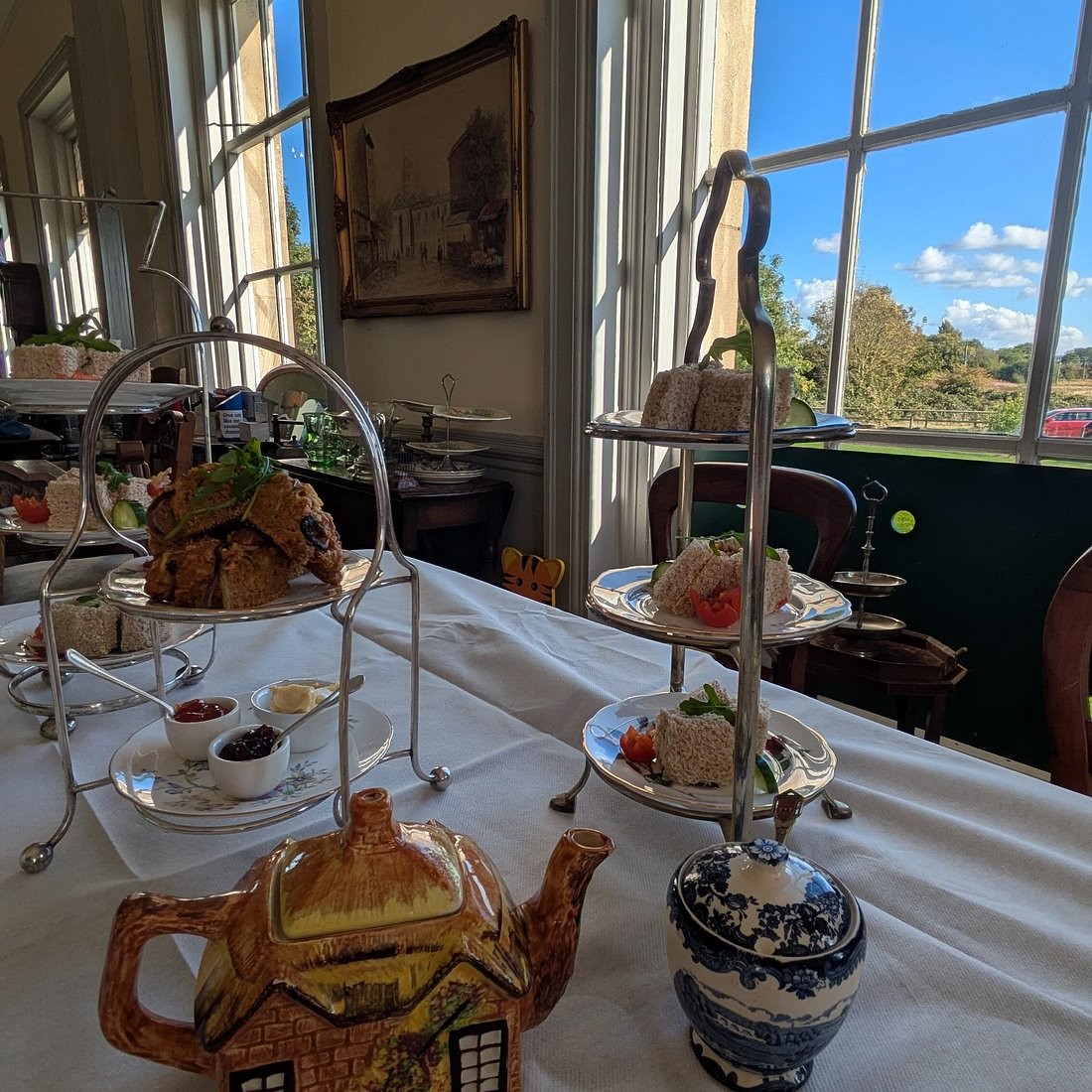 Tea By The Lock: the place