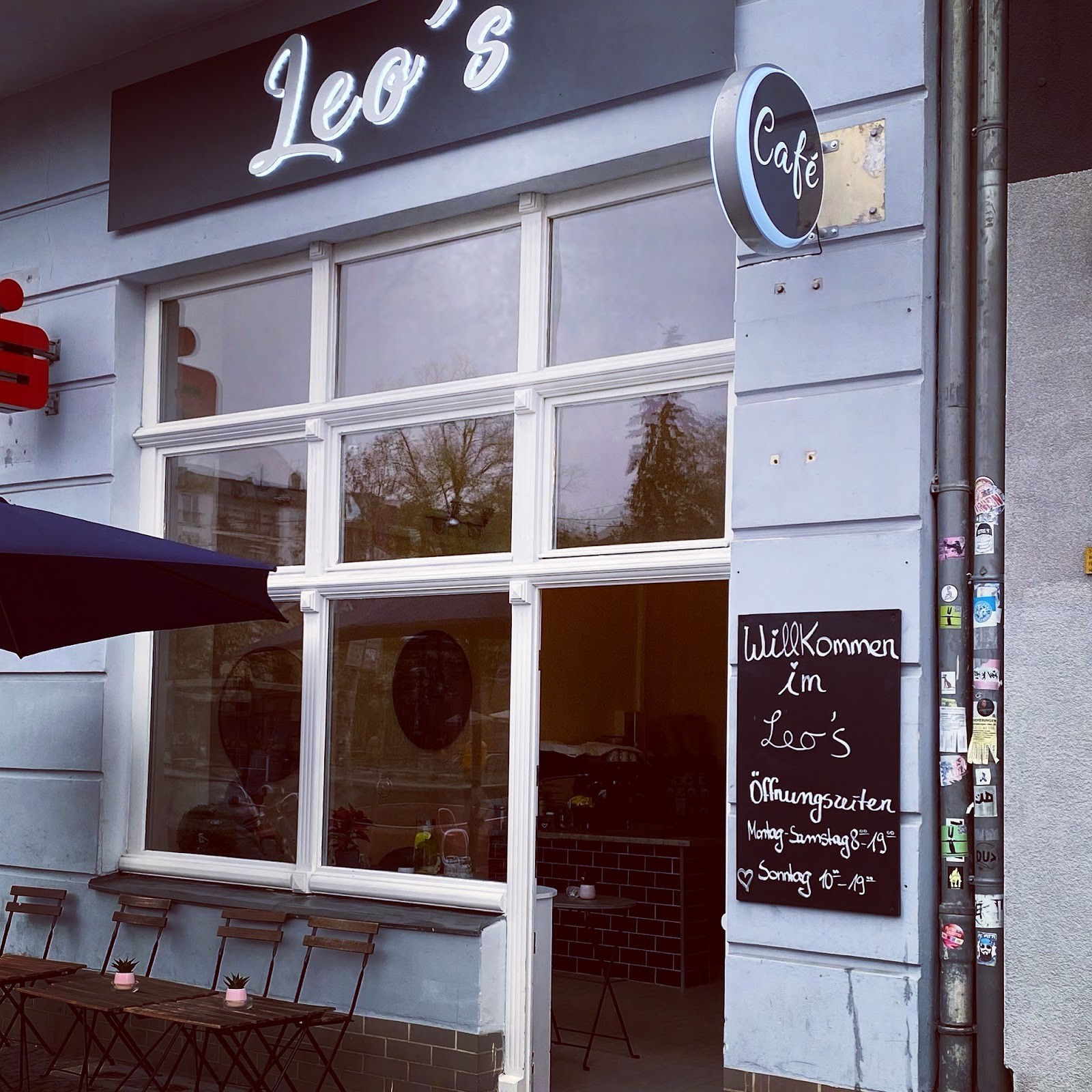 Leo's: the place